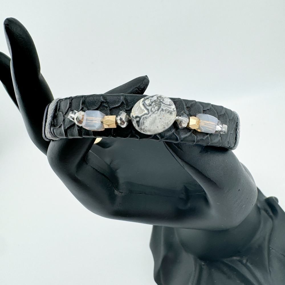 Vintage Leather Cuff Bracelet with Agate Stone Boho Southwestern Style Retro